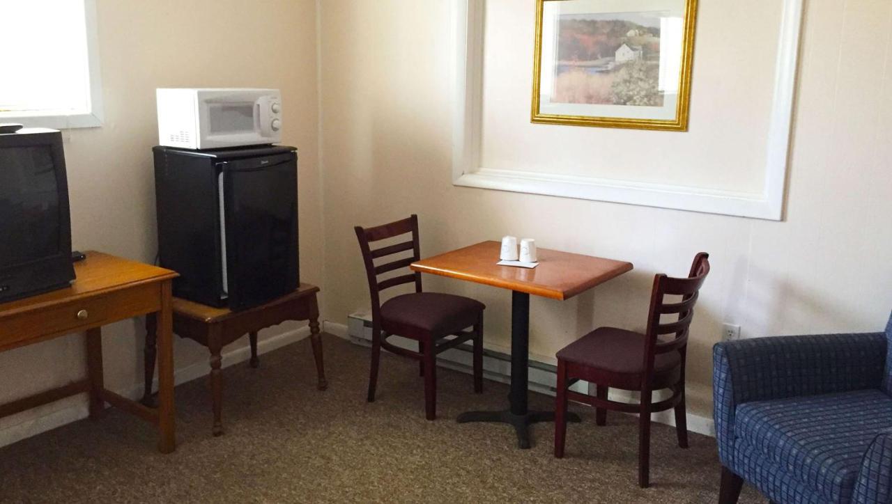 Country Place Inn And Suites White Haven Екстер'єр фото